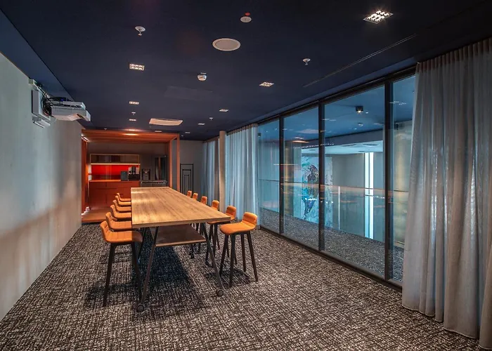 B'mine Frankfurt Airport, Worldhotels Crafted 4*