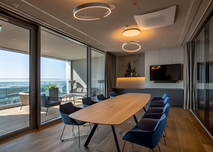 B'mine Frankfurt Airport, Worldhotels Crafted Hotel 4*